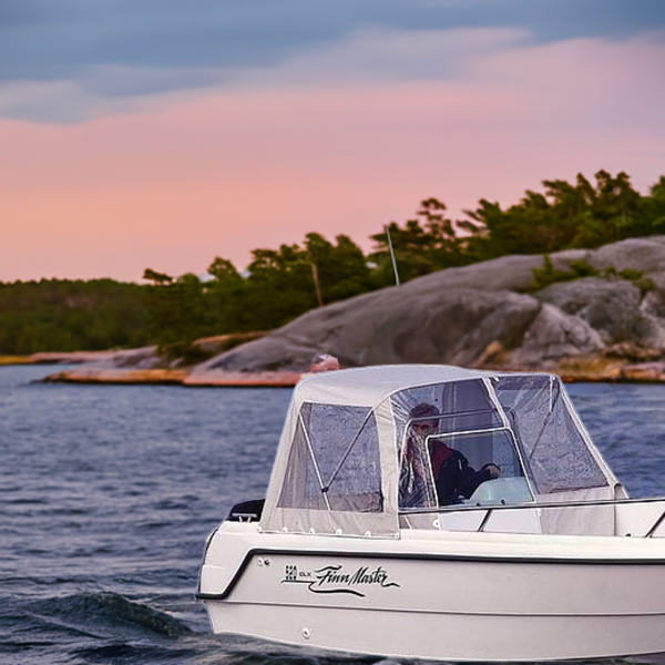 Finnmaster 510 clx med grått akterkapell