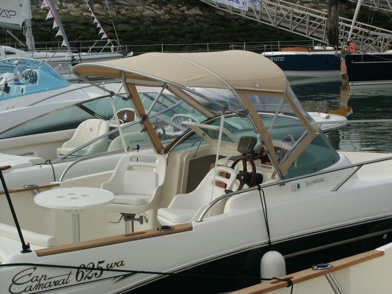 Jeanneau Cap Camarat 625 WA båtkapell