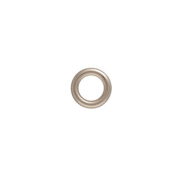 En förnicklad mässing öljett