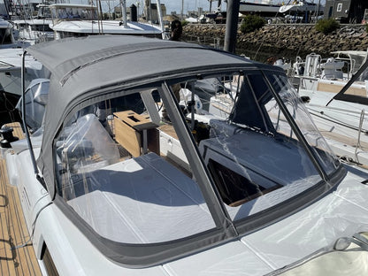 Sprayhood-sittbrunnskapell till Beneteau-first-44-sprayhood