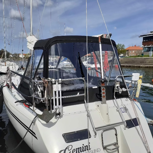 Two Star 36, sittbrunnskapell & sprayhood