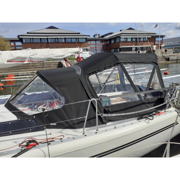 Two Star 36,  sprayhood & sittbrunnskapell