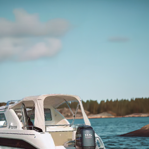 Yamarin 5940 med ljust båtkapell